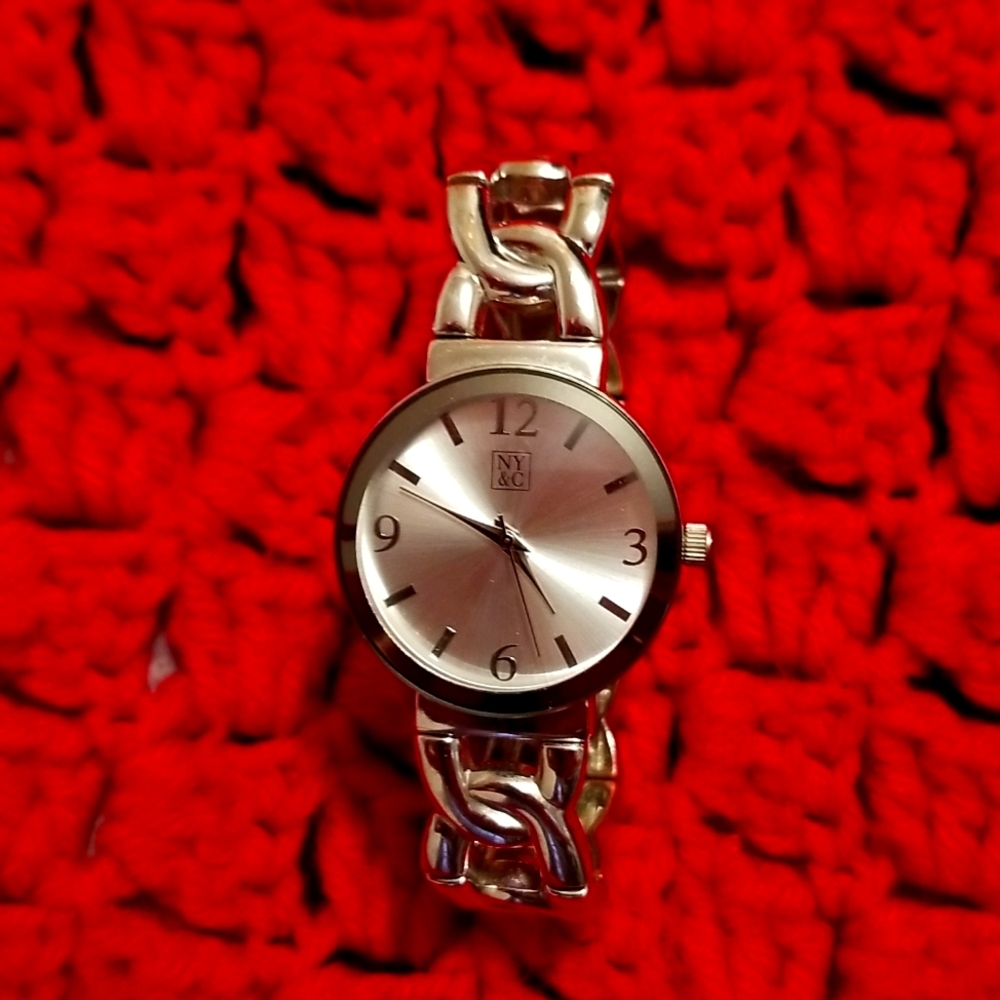 Watch by NY&CO. in excellent condition.  needs new Battery